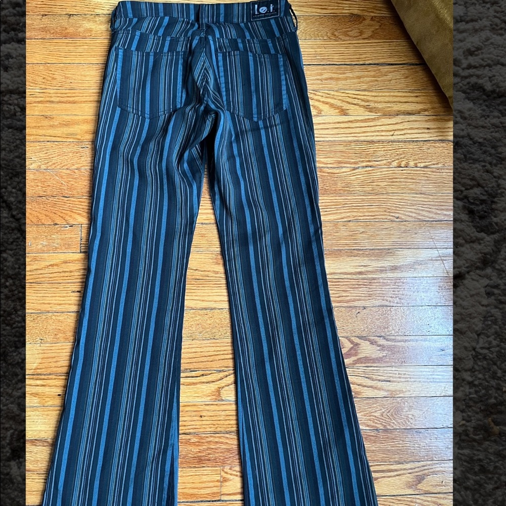 L.e.I flare legged pants